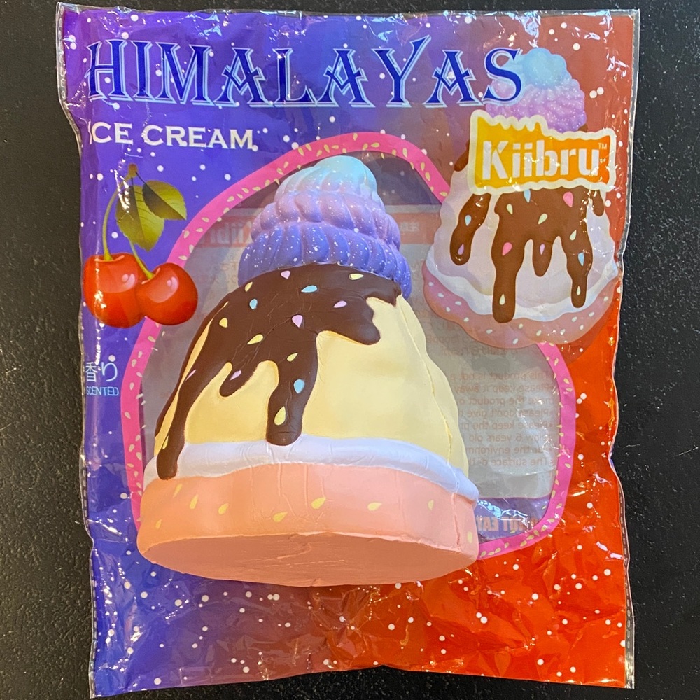 Kiibru Himalayas ice cream squishy toy